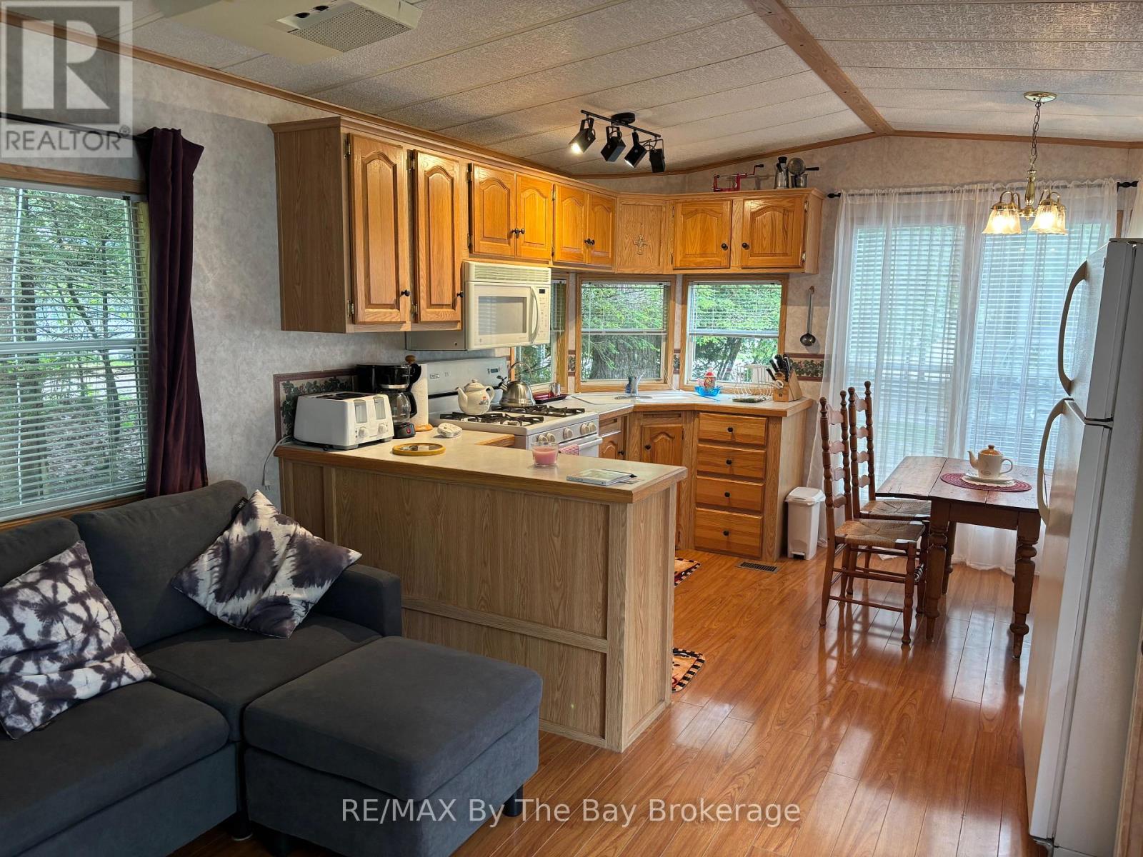 G4 - 85 Theme Park Drive, Wasaga Beach, Ontario  L9Z 1X7 - Photo 17 - S12949140