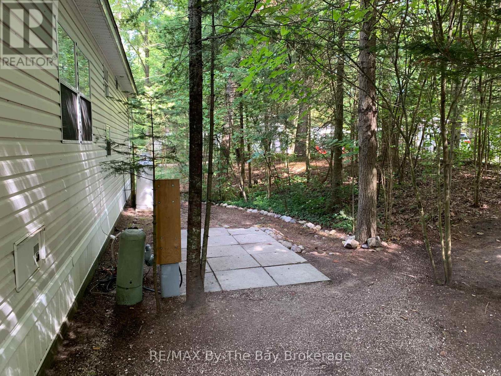 G4 - 85 Theme Park Drive, Wasaga Beach, Ontario  L9Z 1X7 - Photo 25 - S12949140