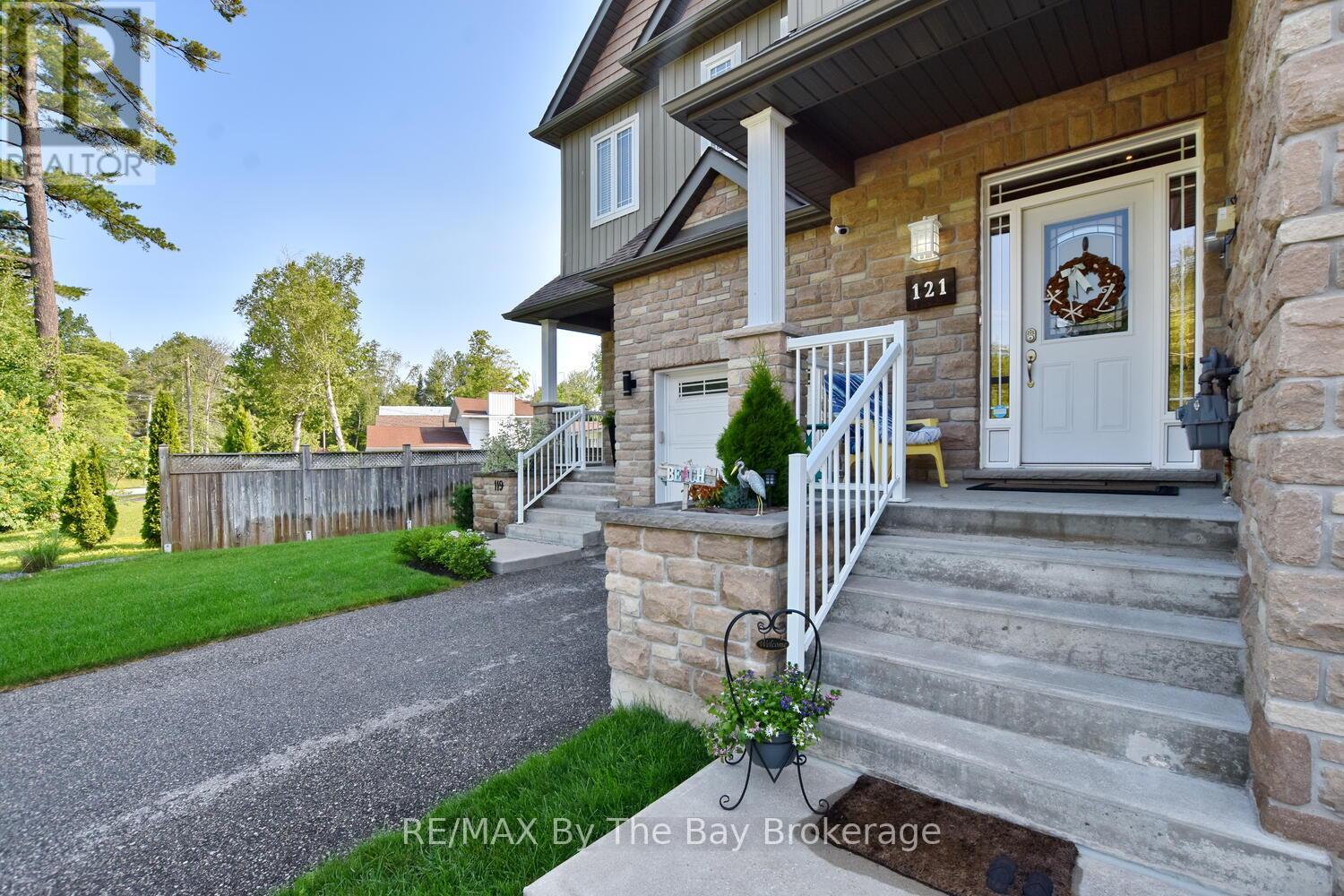121 45th Street N, Wasaga Beach, Ontario  L9Z 1Z4 - Photo 2 - S12949380
