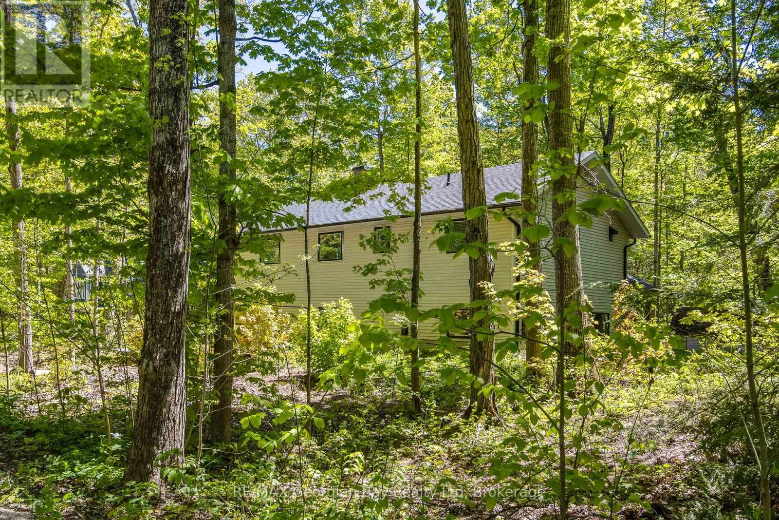 2 Belle Vue Avenue, Tiny, Ontario  L9M 0H5 - Photo 2 - S12951088