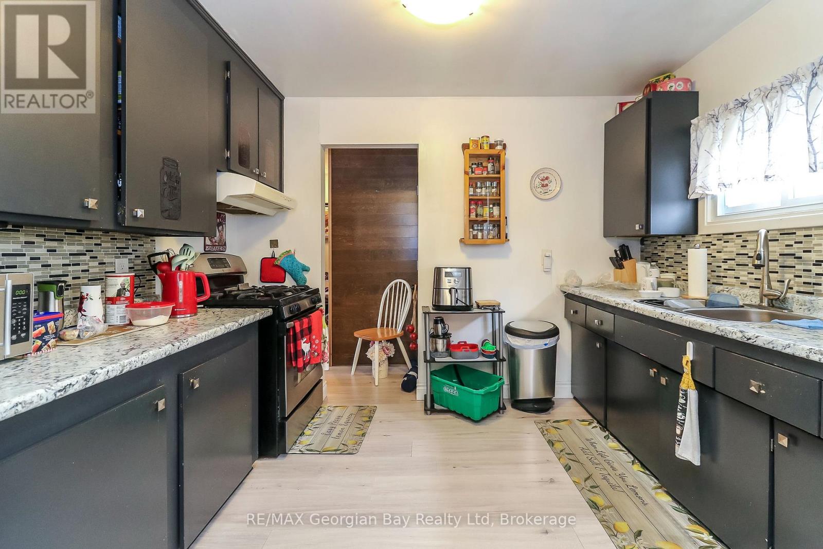 57 Maple Street, Tay, Ontario  L0K 2A0 - Photo 10 - S12951988