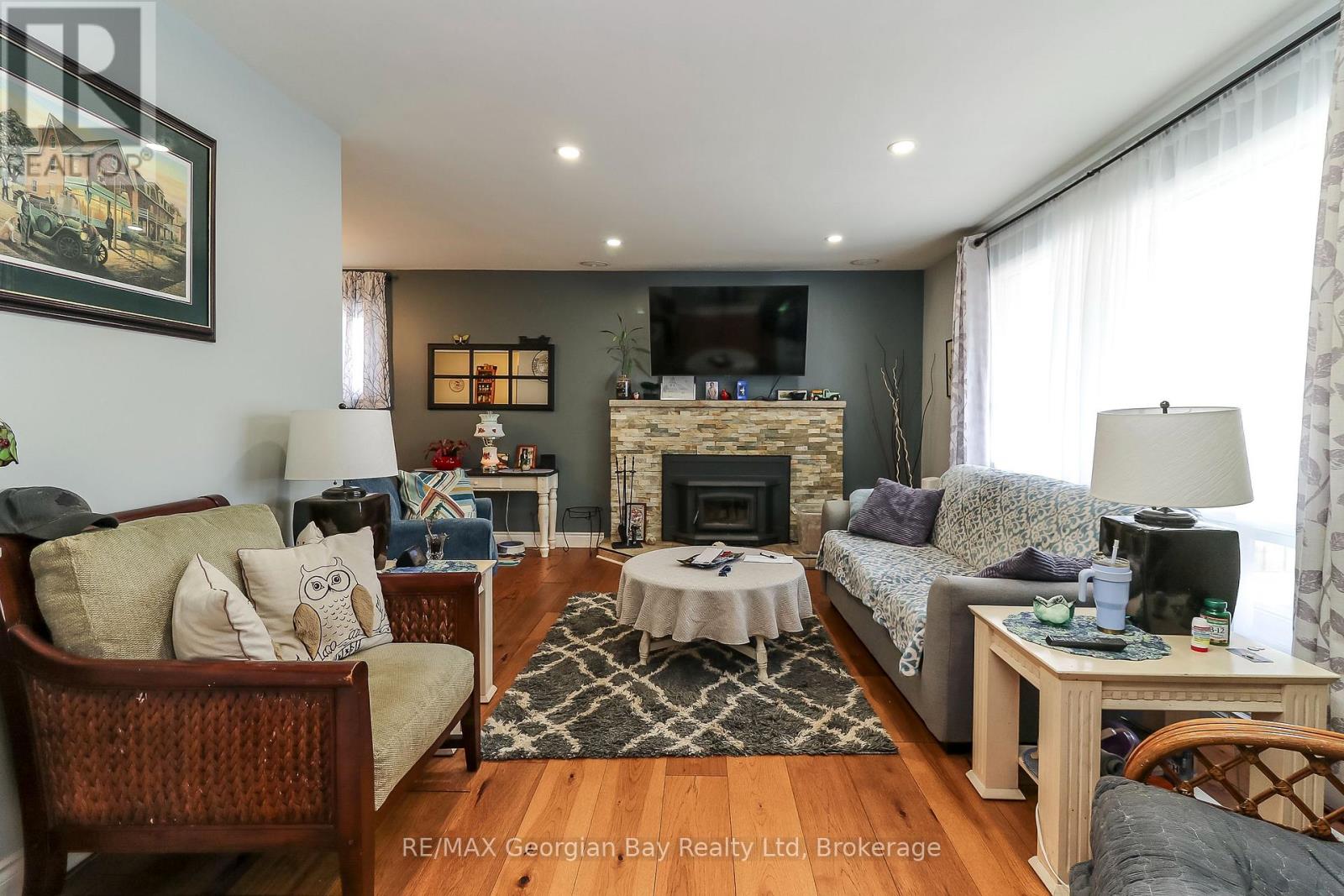57 Maple Street, Tay, Ontario  L0K 2A0 - Photo 6 - S12951988
