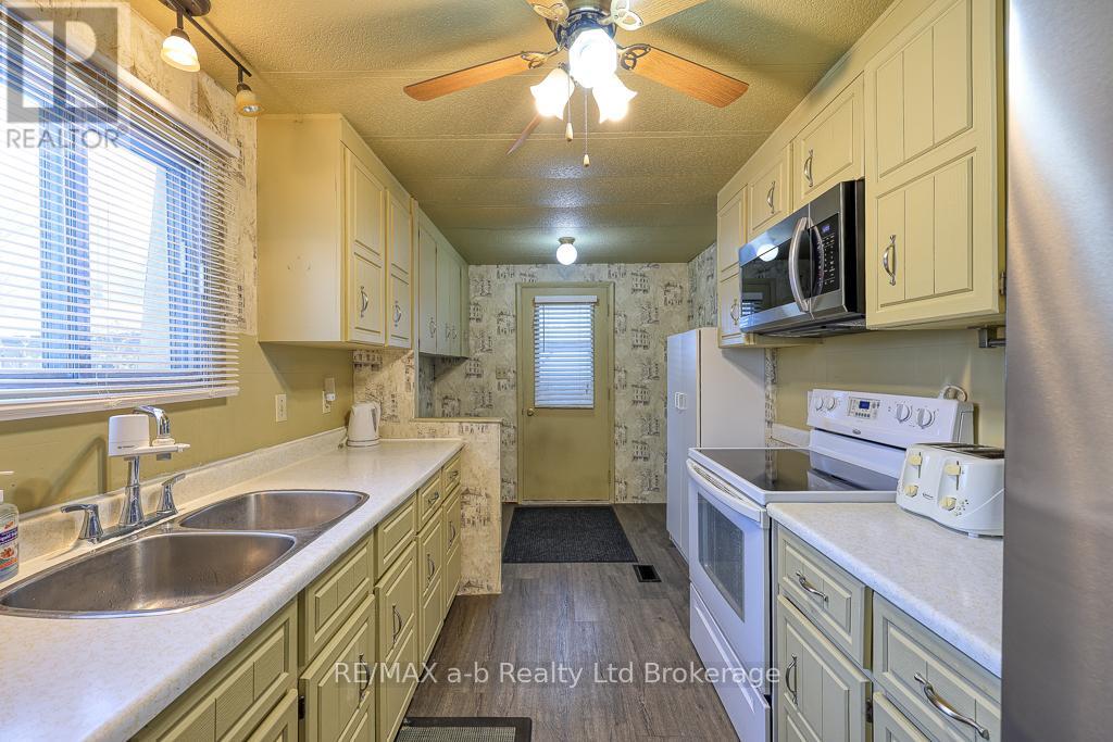 63 - 746112 Township Road 4, Blandford-Blenheim, Ontario  N4S 7V9 - Photo 10 - X12954394