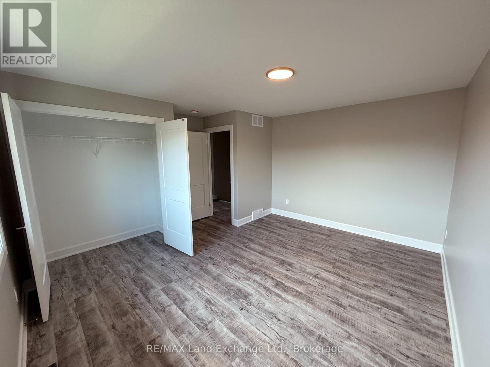 Unit 2 - 8 Golf Links Road, Kincardine, Ontario  N2Z 0G1 - Photo 12 - X12955104