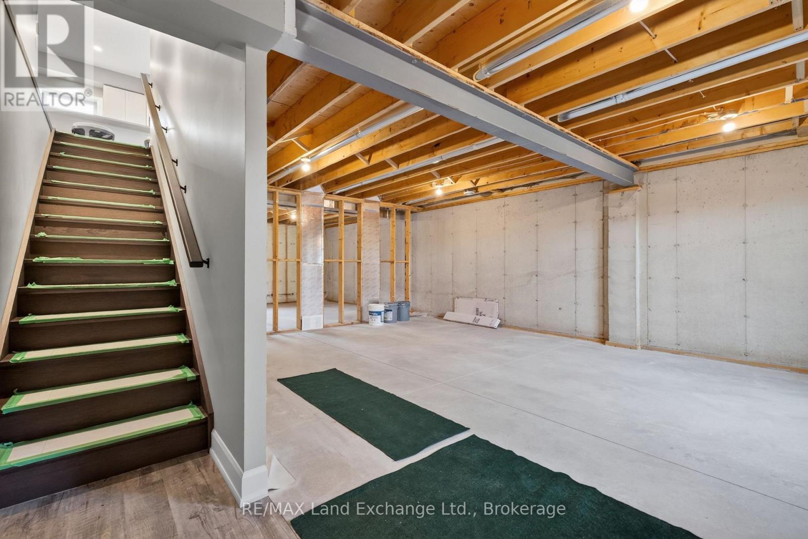Unit 2 - 8 Golf Links Road, Kincardine, Ontario  N2Z 0G1 - Photo 26 - X12955104