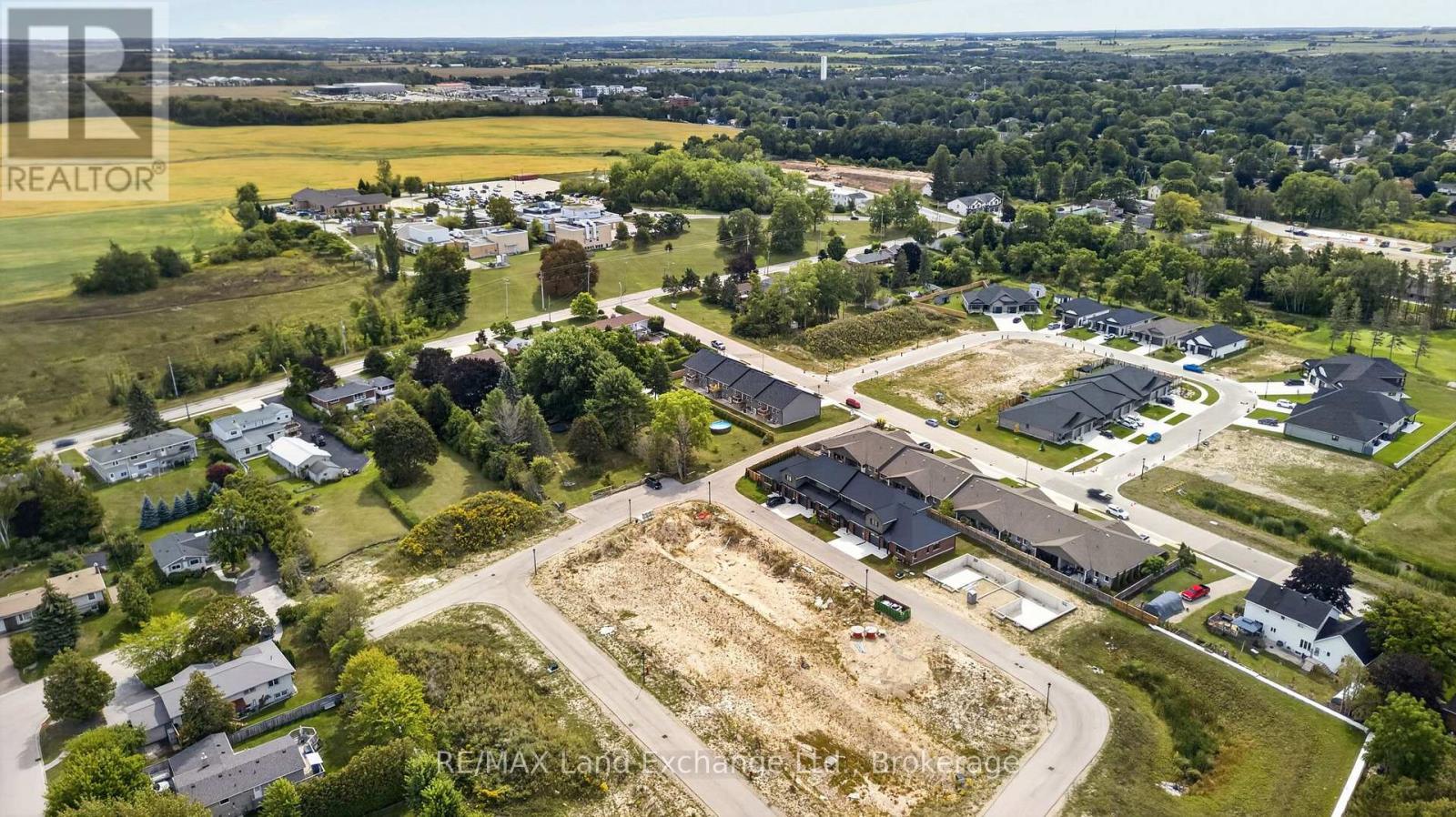 Unit 2 - 8 Golf Links Road, Kincardine, Ontario  N2Z 0G1 - Photo 34 - X12955104