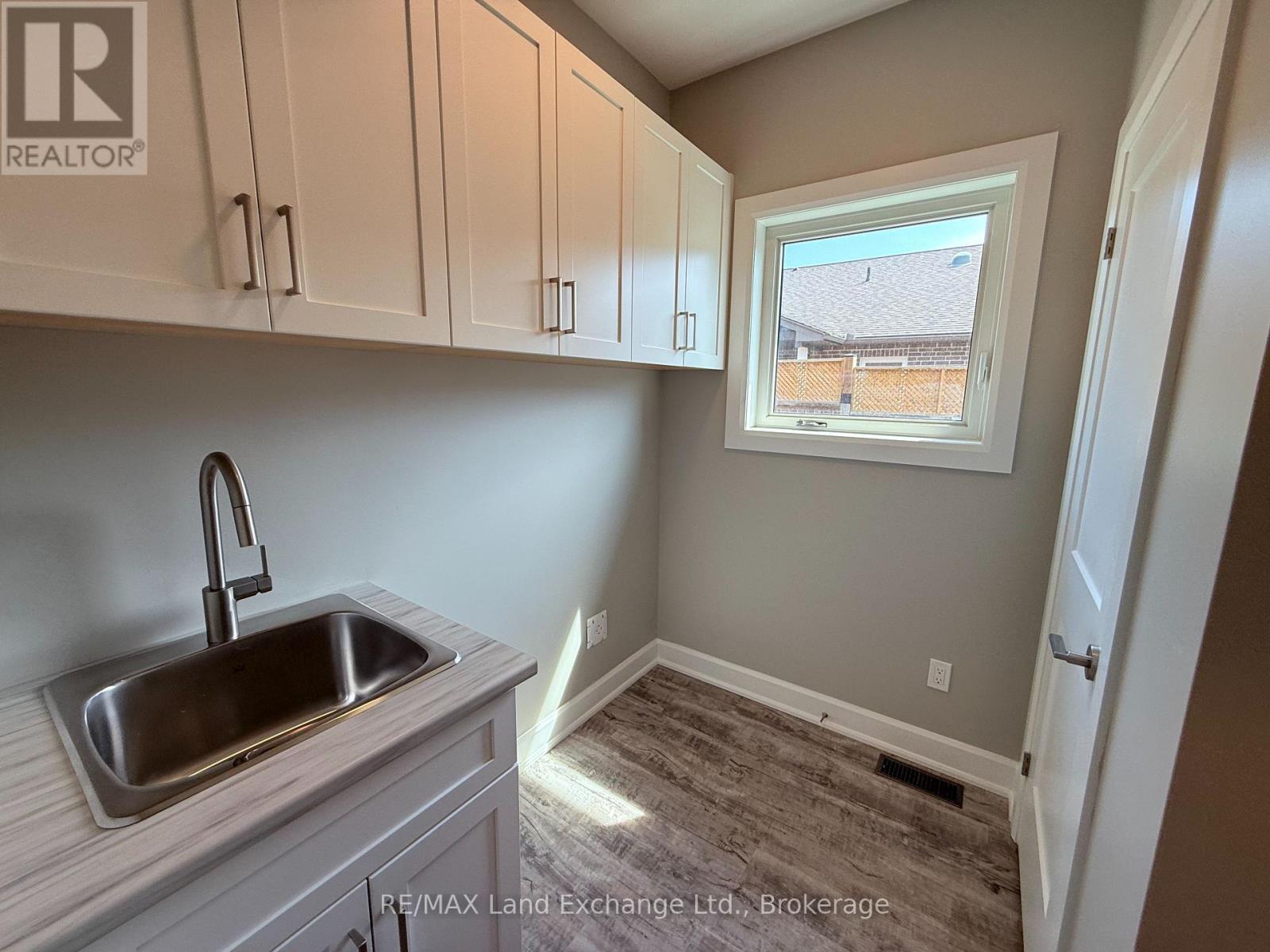 Unit 3 - 8 Golf Links Road, Kincardine, Ontario  N2Z 0G1 - Photo 23 - X12955112