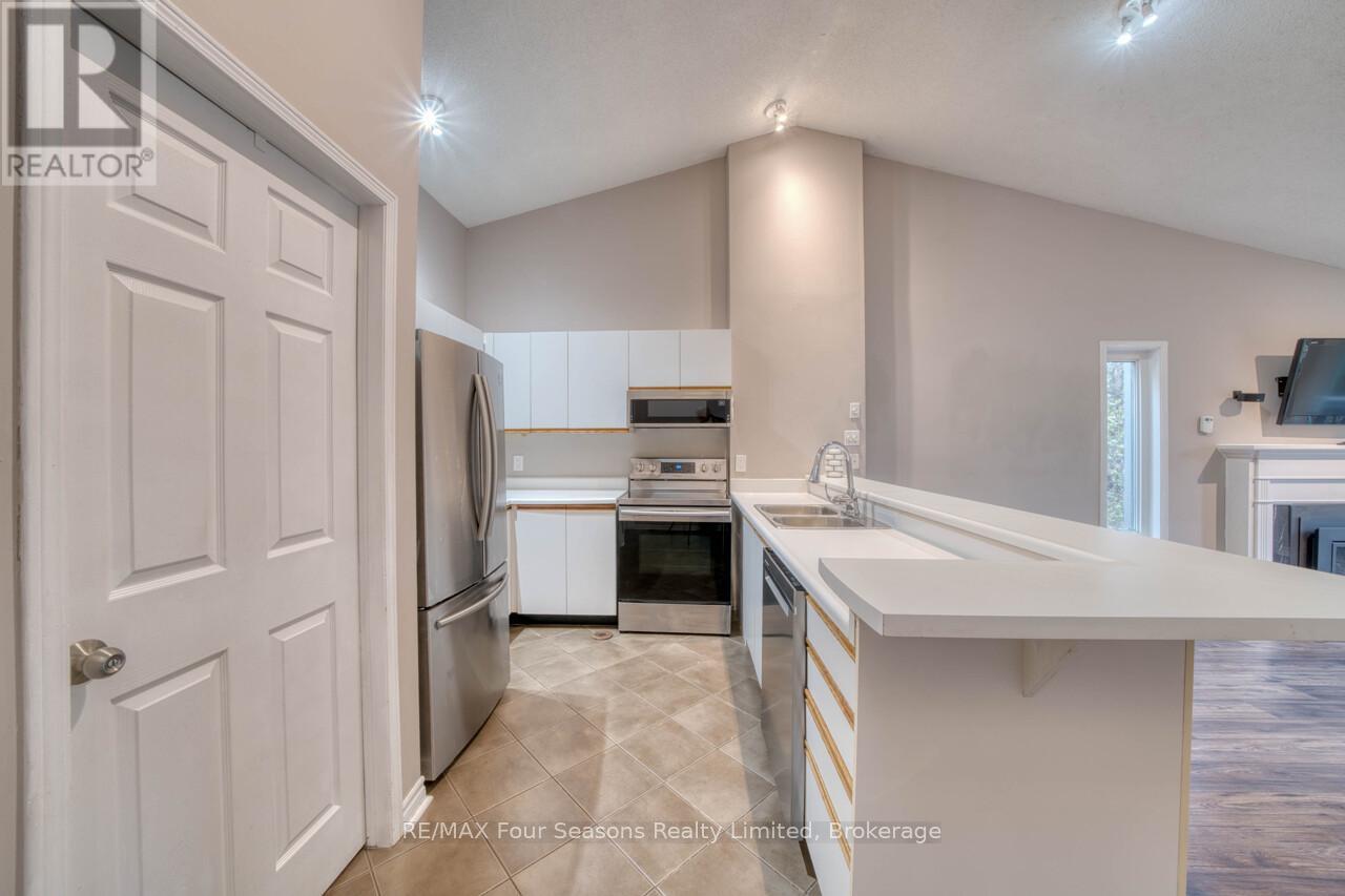1 - 5 Harbour Street E, Collingwood, Ontario  L9Y 5C5 - Photo 21 - S12956994
