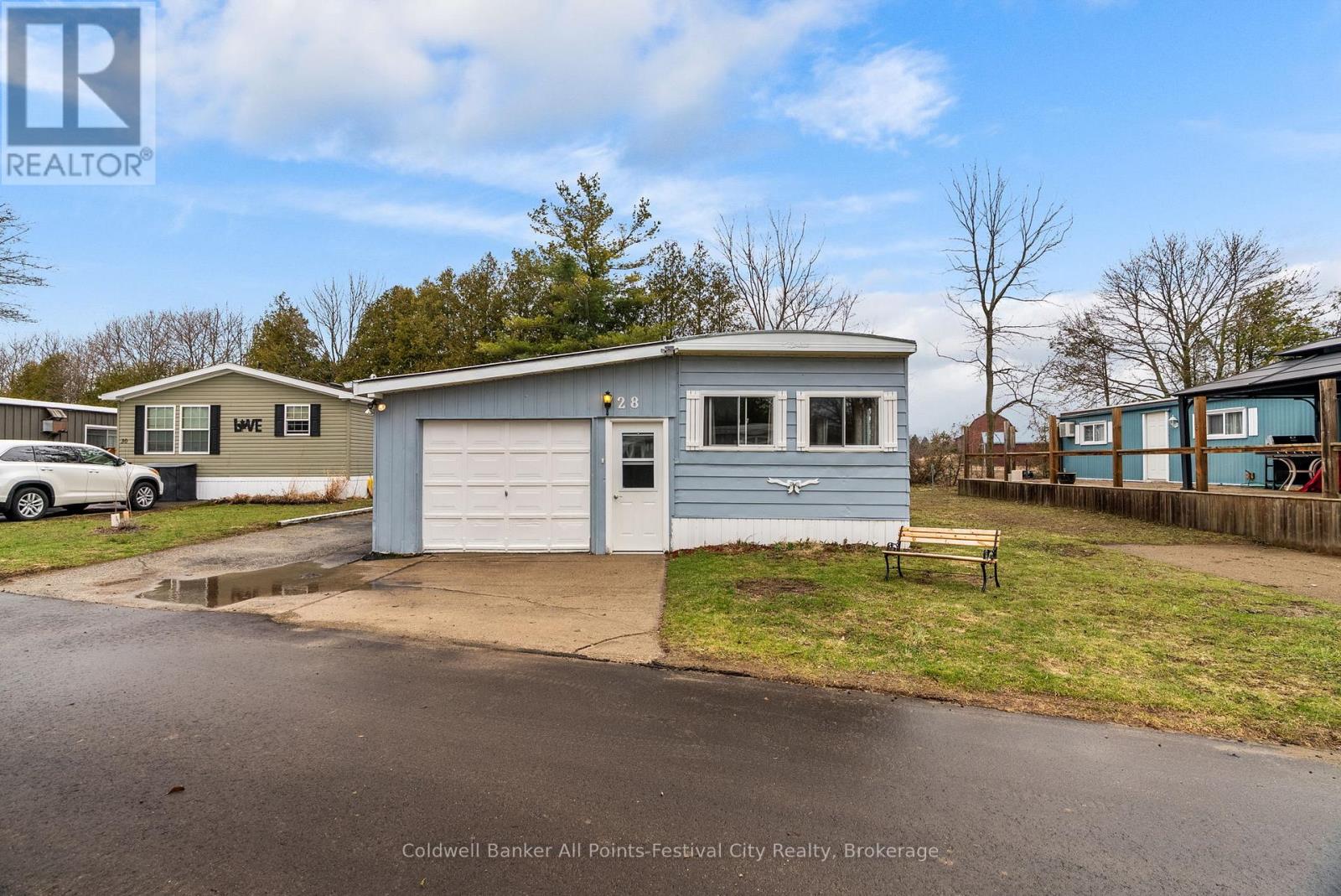 28 Sutton Drive, Ashfield-Colborne-Wawanosh, Ontario  N7A 3Y3 - Photo 2 - X12959834