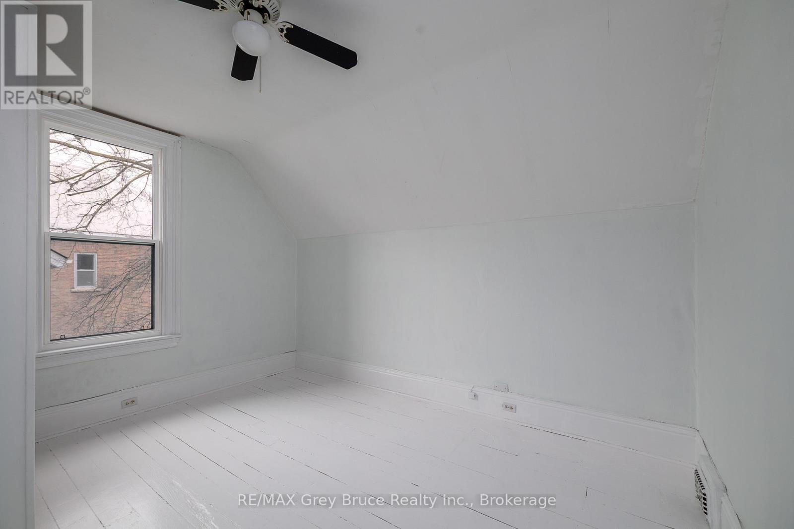 902 2nd Avenue W, Owen Sound, Ontario  N4K 4M7 - Photo 14 - X12960484