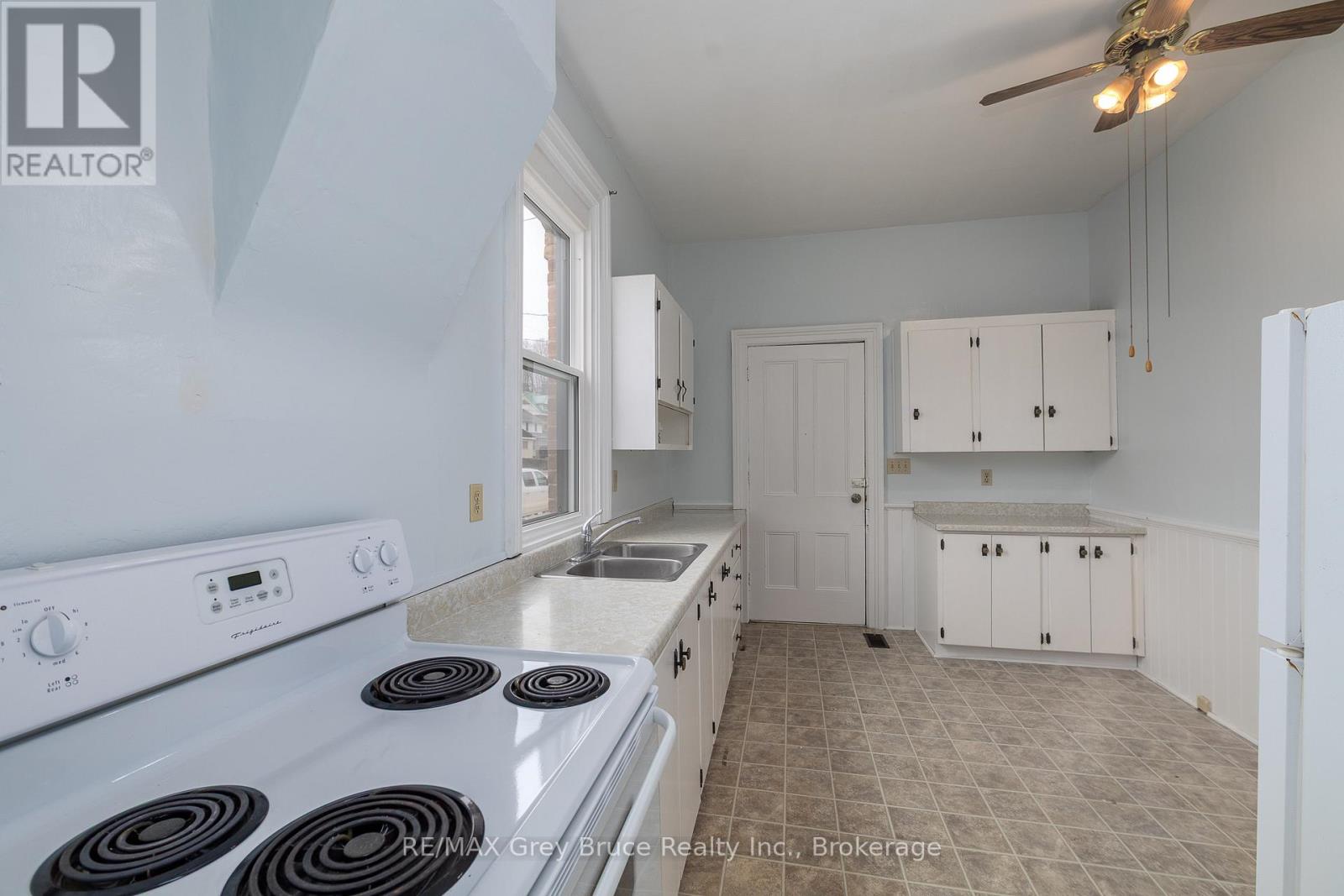 902 2nd Avenue W, Owen Sound, Ontario  N4K 4M7 - Photo 27 - X12960484