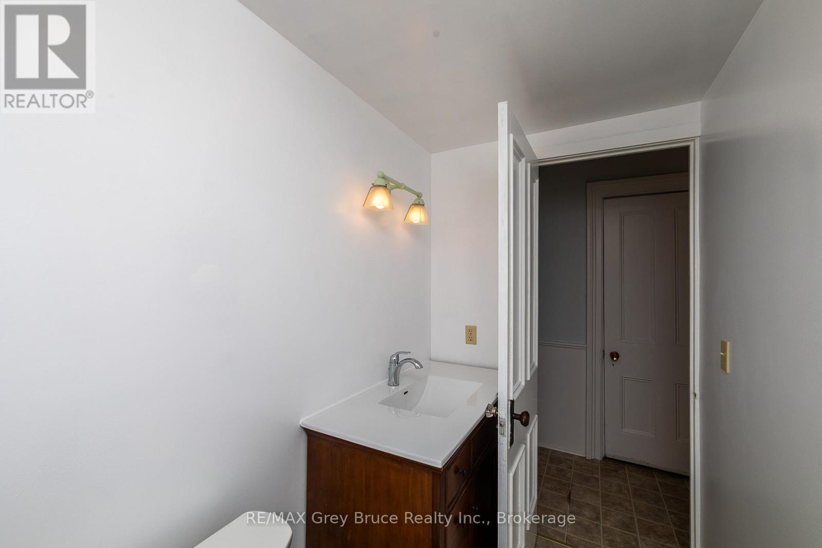 902 2nd Avenue W, Owen Sound, Ontario  N4K 4M7 - Photo 29 - X12960484