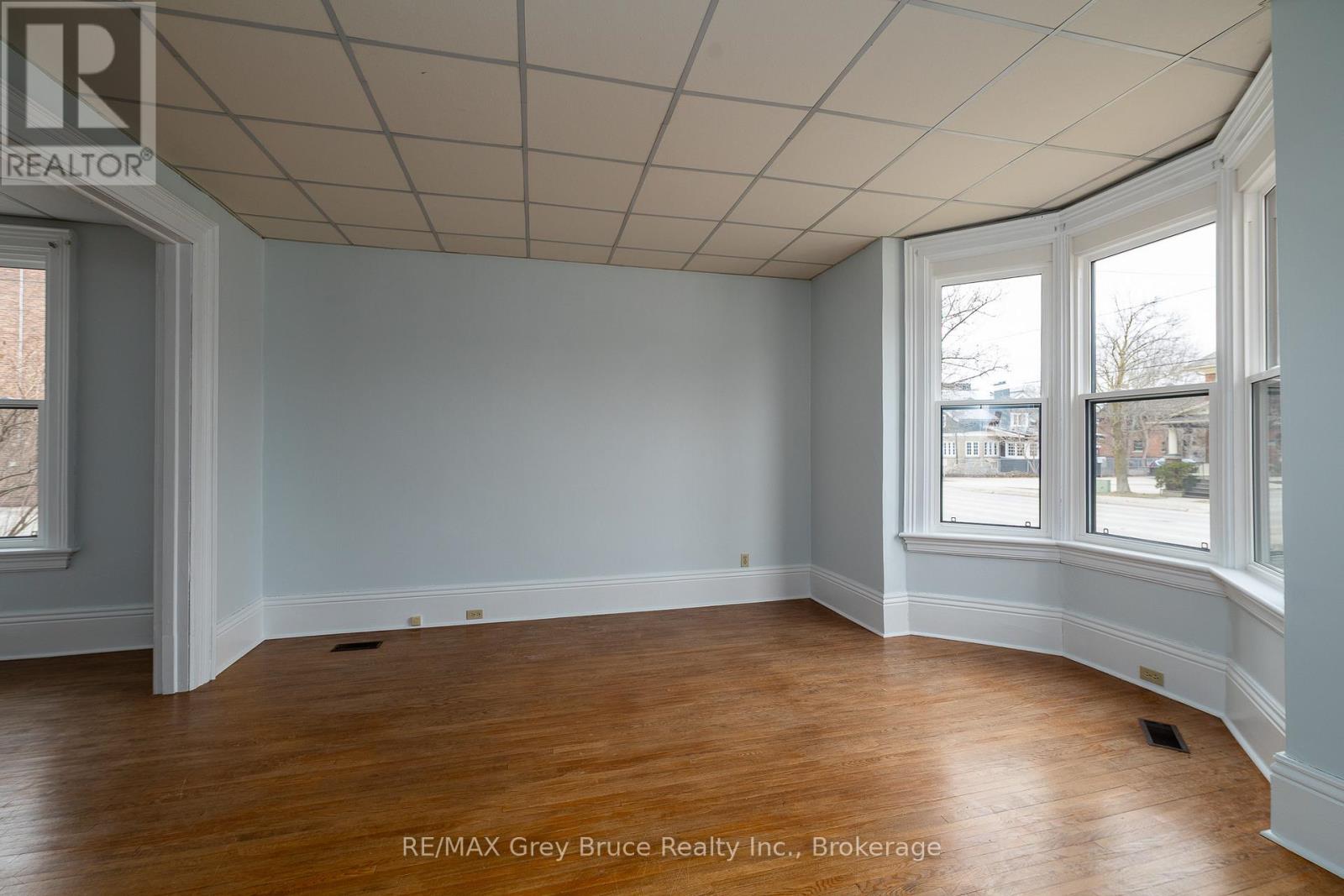 902 2nd Avenue W, Owen Sound, Ontario  N4K 4M7 - Photo 32 - X12960484