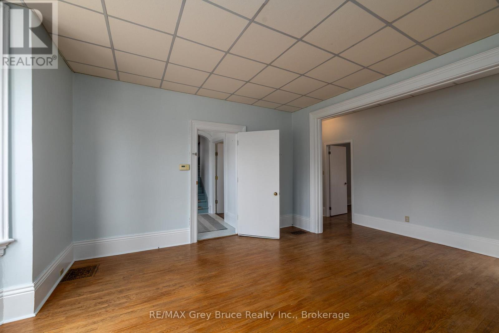 902 2nd Avenue W, Owen Sound, Ontario  N4K 4M7 - Photo 35 - X12960484