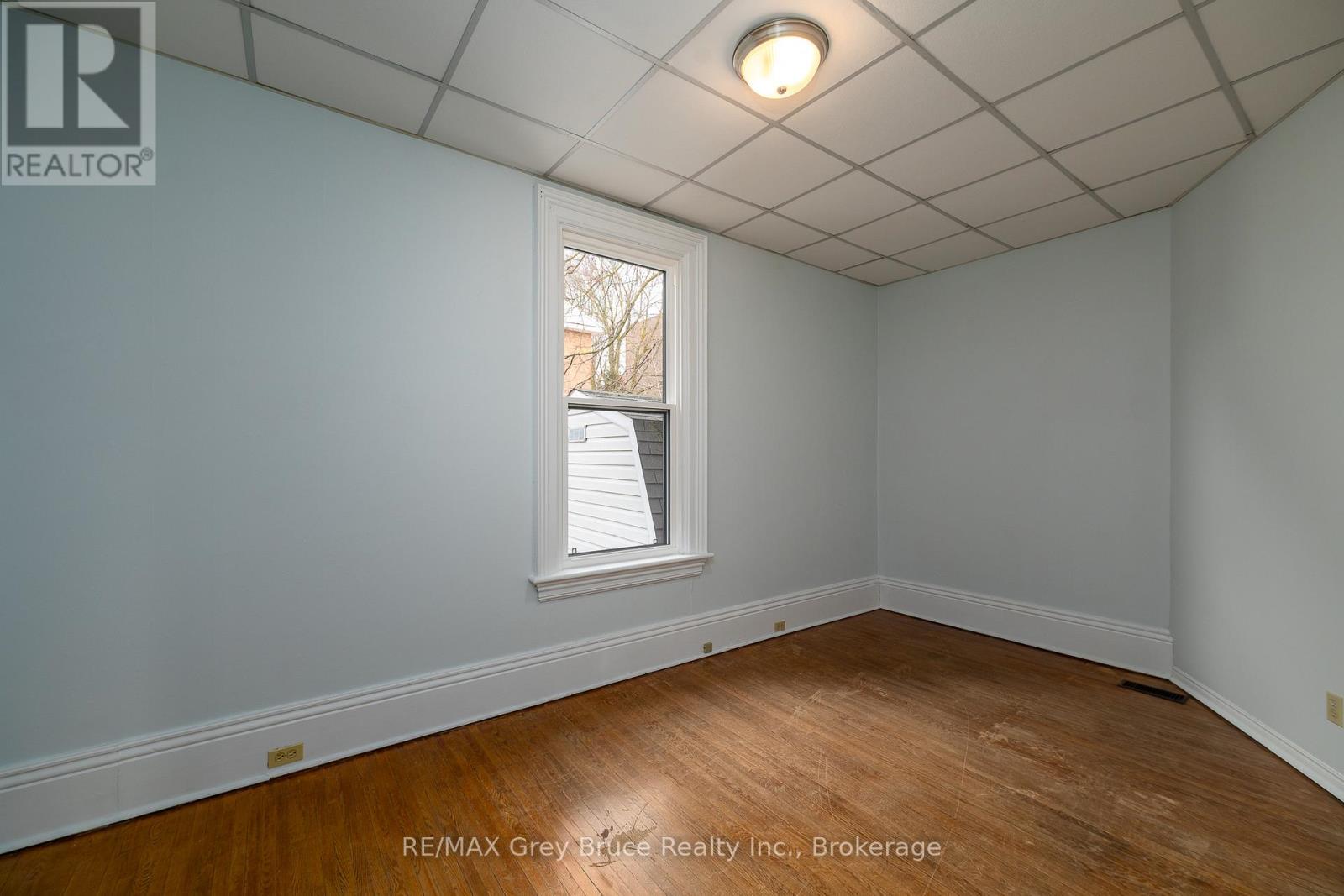 902 2nd Avenue W, Owen Sound, Ontario  N4K 4M7 - Photo 36 - X12960484
