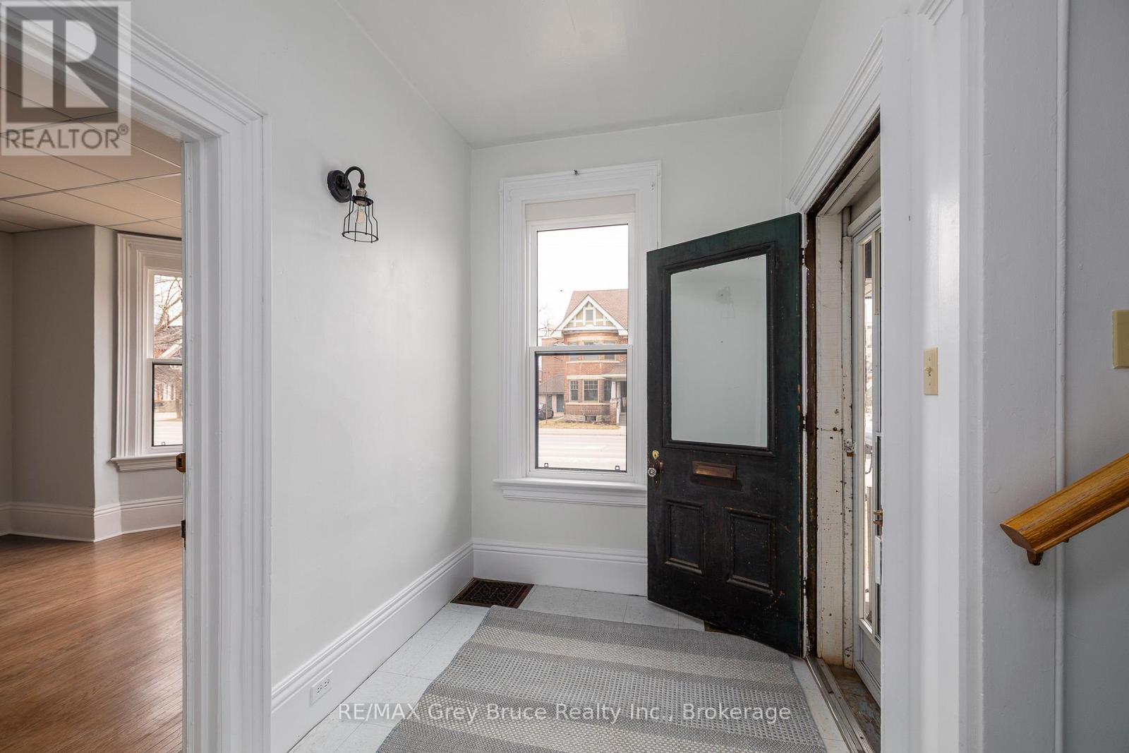 902 2nd Avenue W, Owen Sound, Ontario  N4K 4M7 - Photo 7 - X12960484
