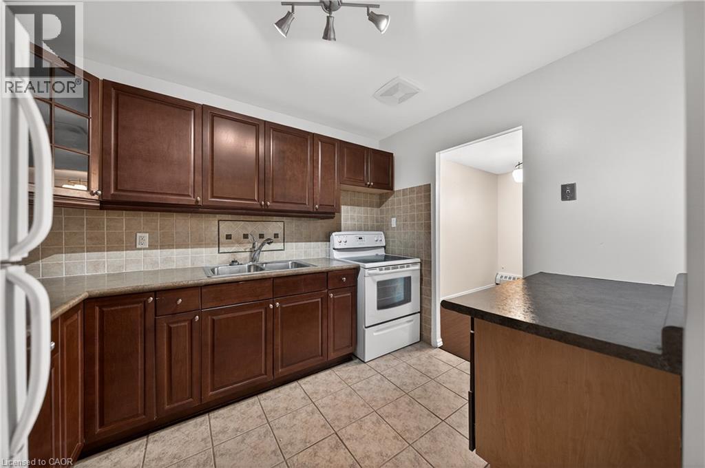 1100 Courtland Avenue E Unit# 605, Kitchener, Ontario  N2C 2H9 - Photo 16 - 40815895