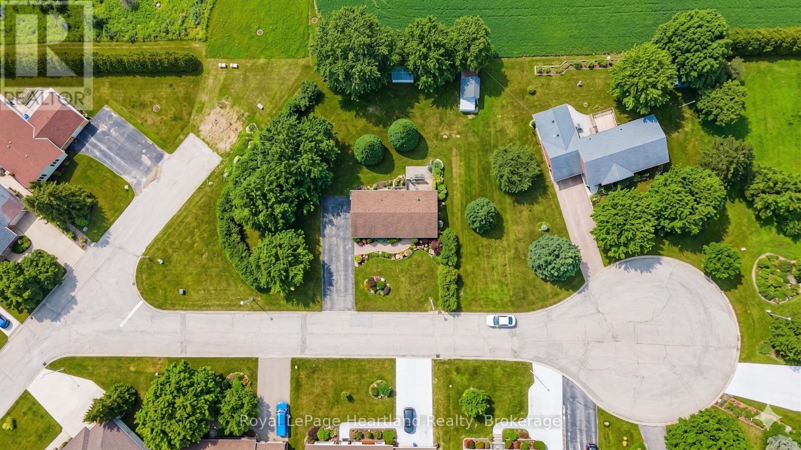 284 Manor Road, North Huron, Ontario  N0G 2W0 - Photo 3 - X12961034
