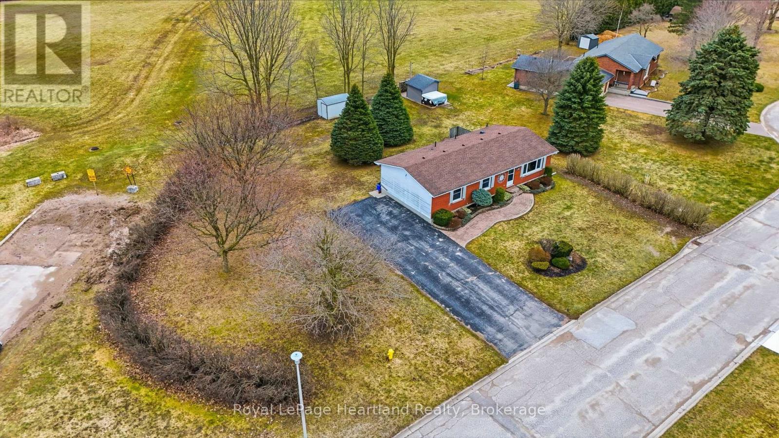 284 Manor Road, North Huron, Ontario  N0G 2W0 - Photo 43 - X12961034