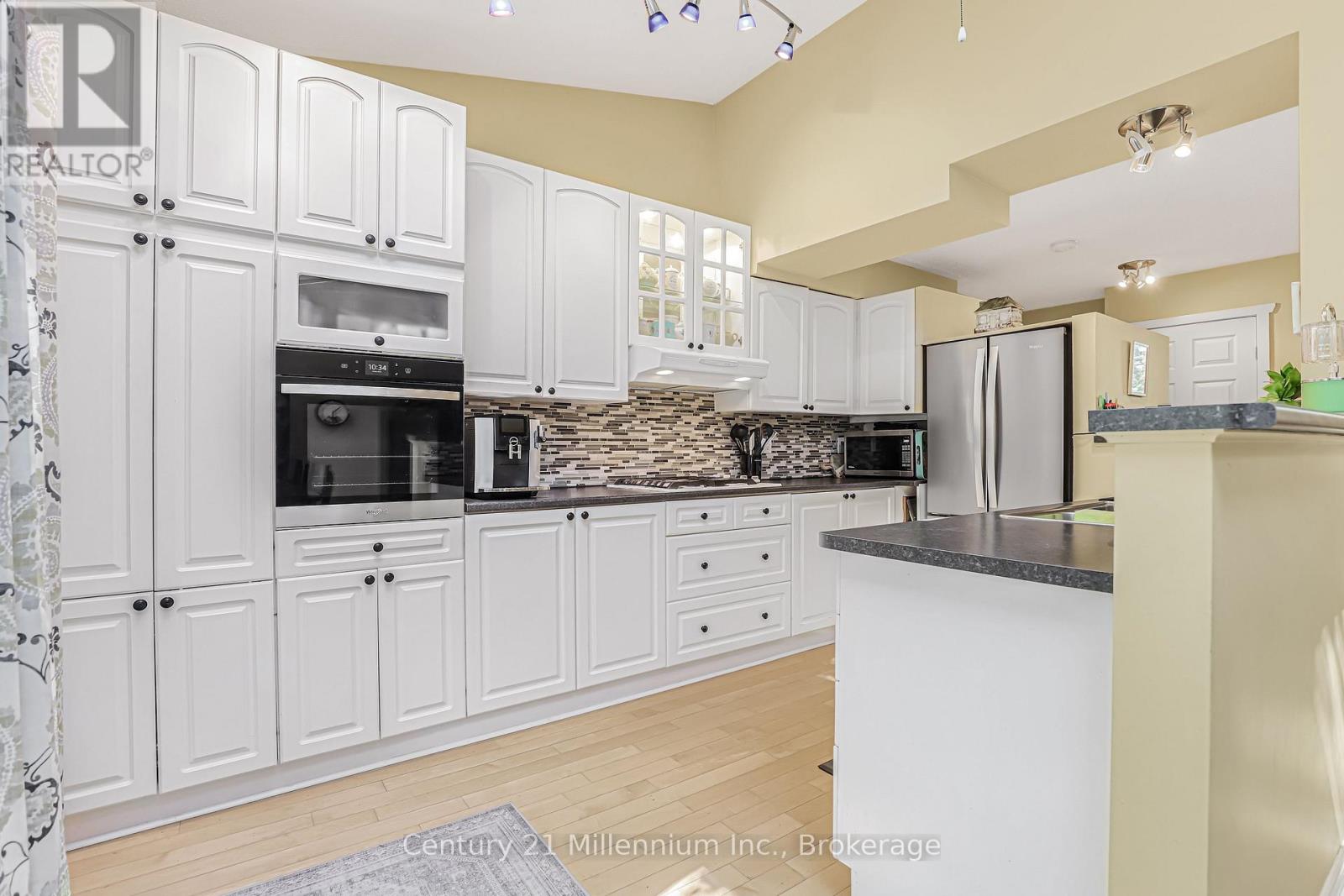 294 Albert Street S, Saugeen Shores, Ontario  N0H 2L0 - Photo 15 - X12961550