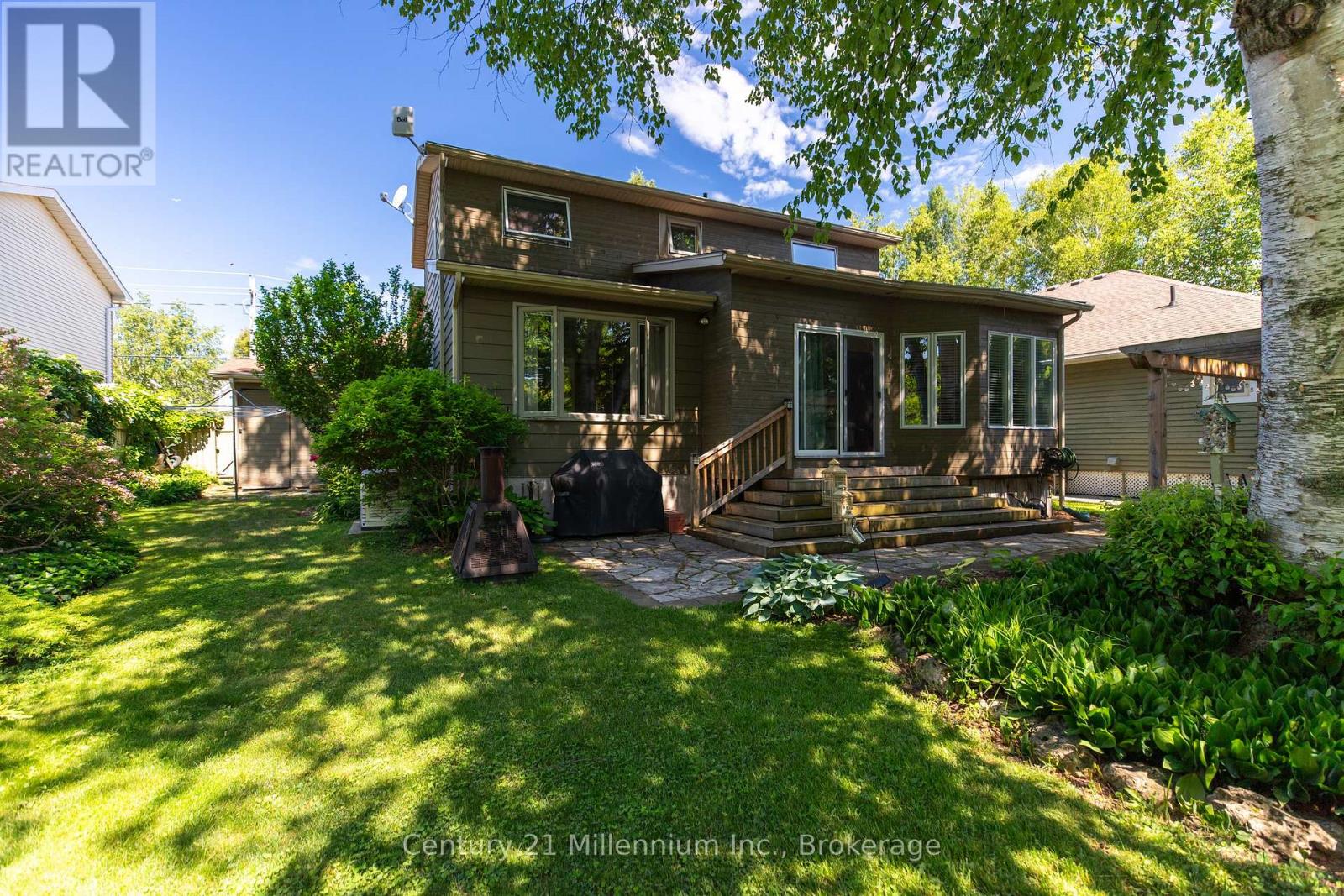 294 Albert Street S, Saugeen Shores, Ontario  N0H 2L0 - Photo 2 - X12961550