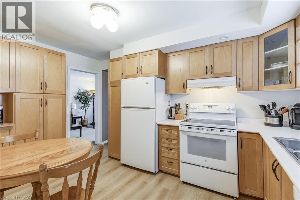 2145 Sandringham Drive, Burlington, Ontario  L7P 1T8 - Photo 10 - 40816443