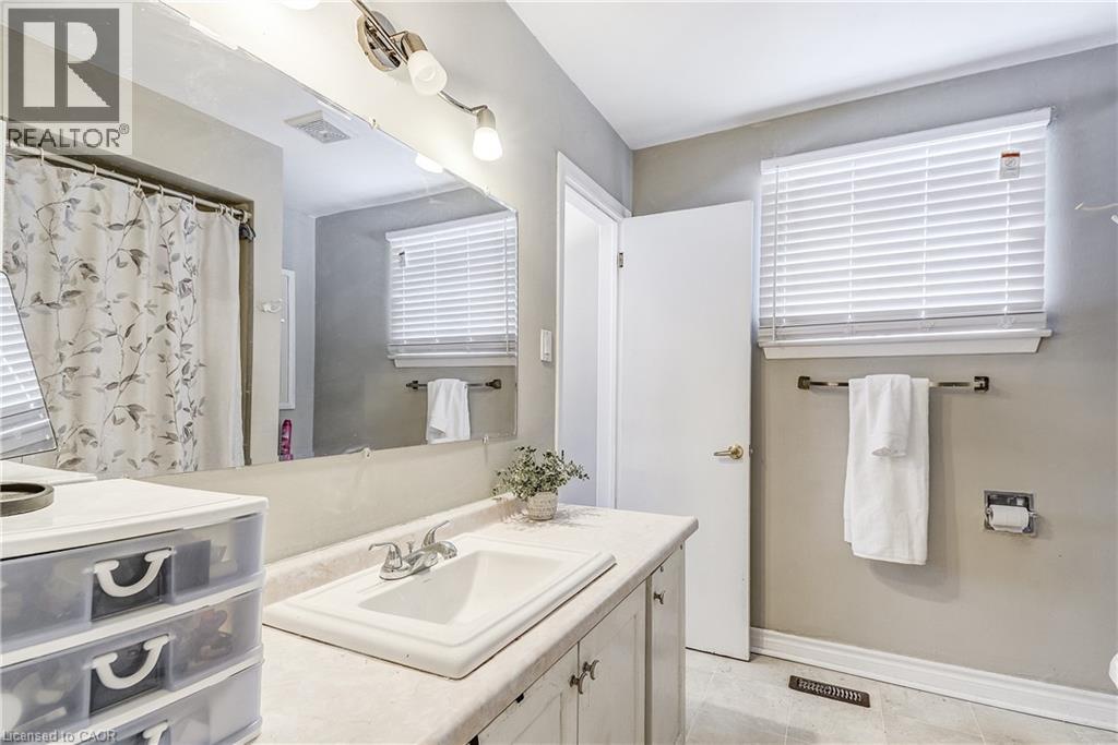 2145 Sandringham Drive, Burlington, Ontario  L7P 1T8 - Photo 19 - 40816443