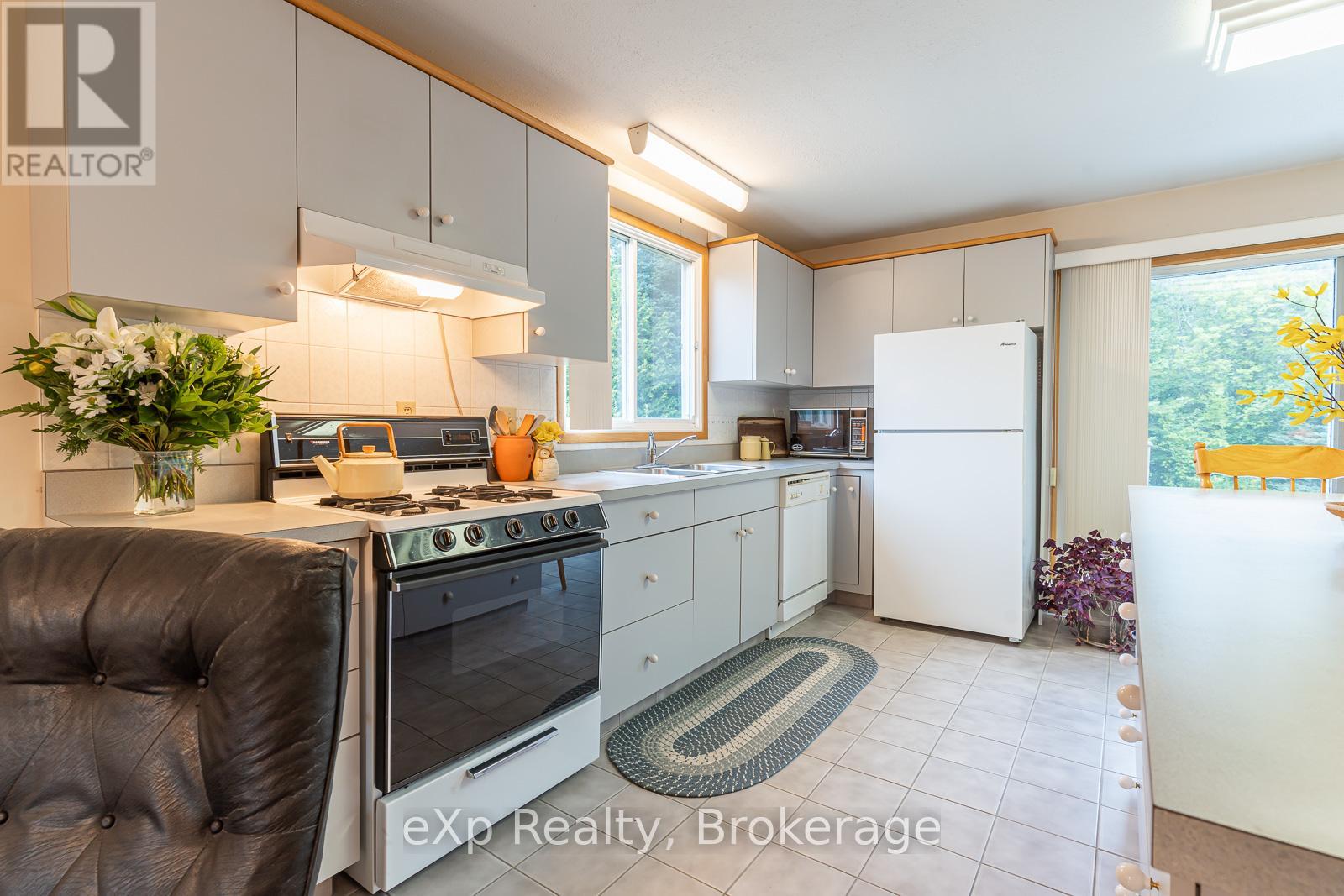 27 Bell Drive, Northern Bruce Peninsula, Ontario  N0H 2T0 - Photo 14 - X12962118