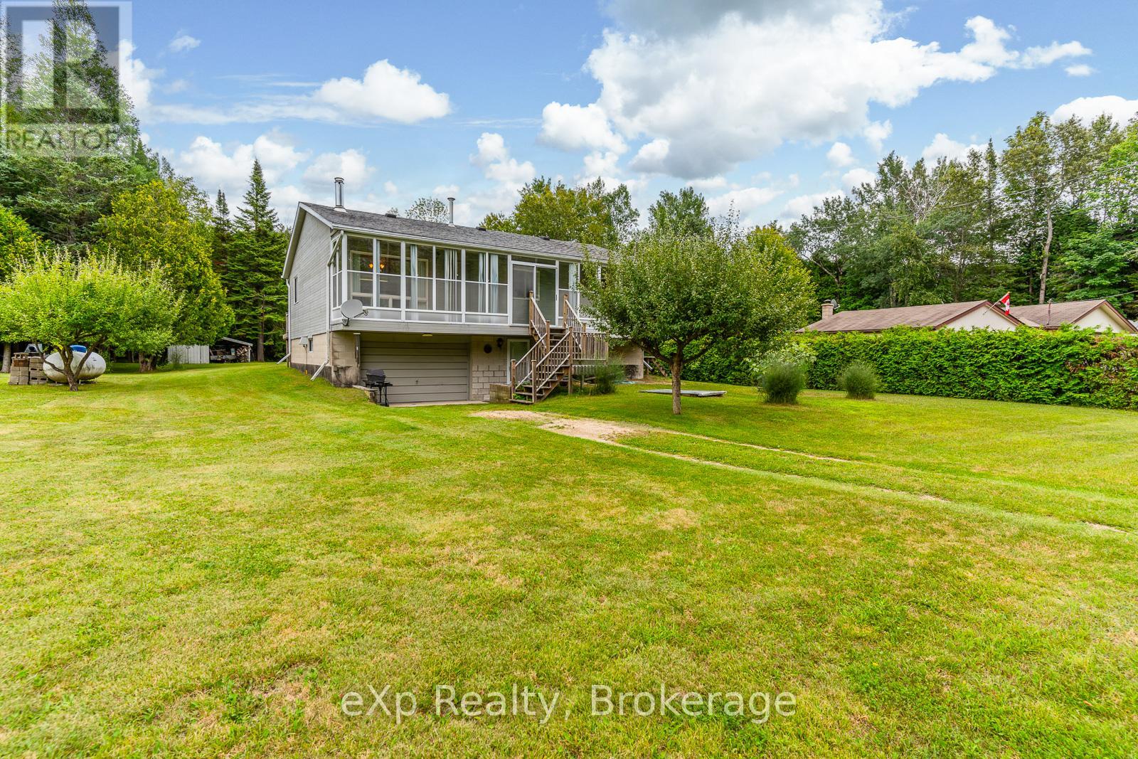 27 Bell Drive, Northern Bruce Peninsula, Ontario  N0H 2T0 - Photo 3 - X12962118