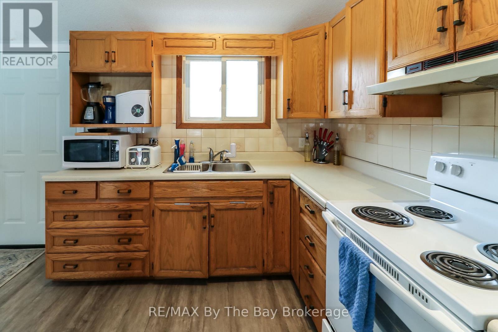84 32nd Street N, Wasaga Beach, Ontario  L9Z 2C4 - Photo 17 - S12962910