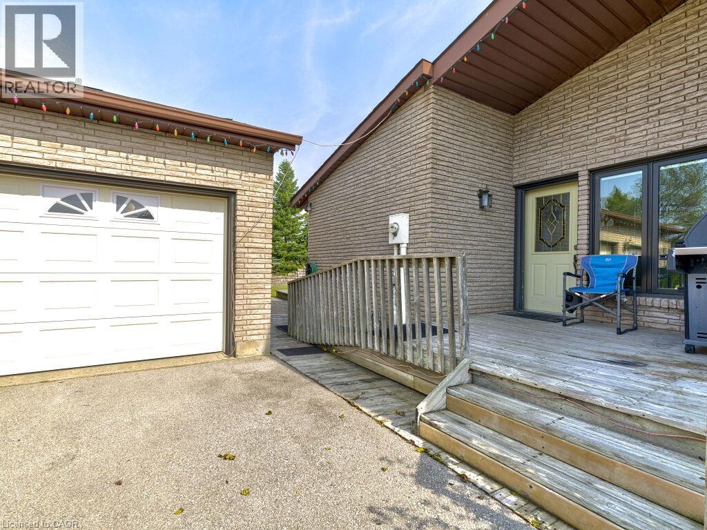 11331 Amos Drive, Milton, Ontario  L0P 1B0 - Photo 4 - 40817214