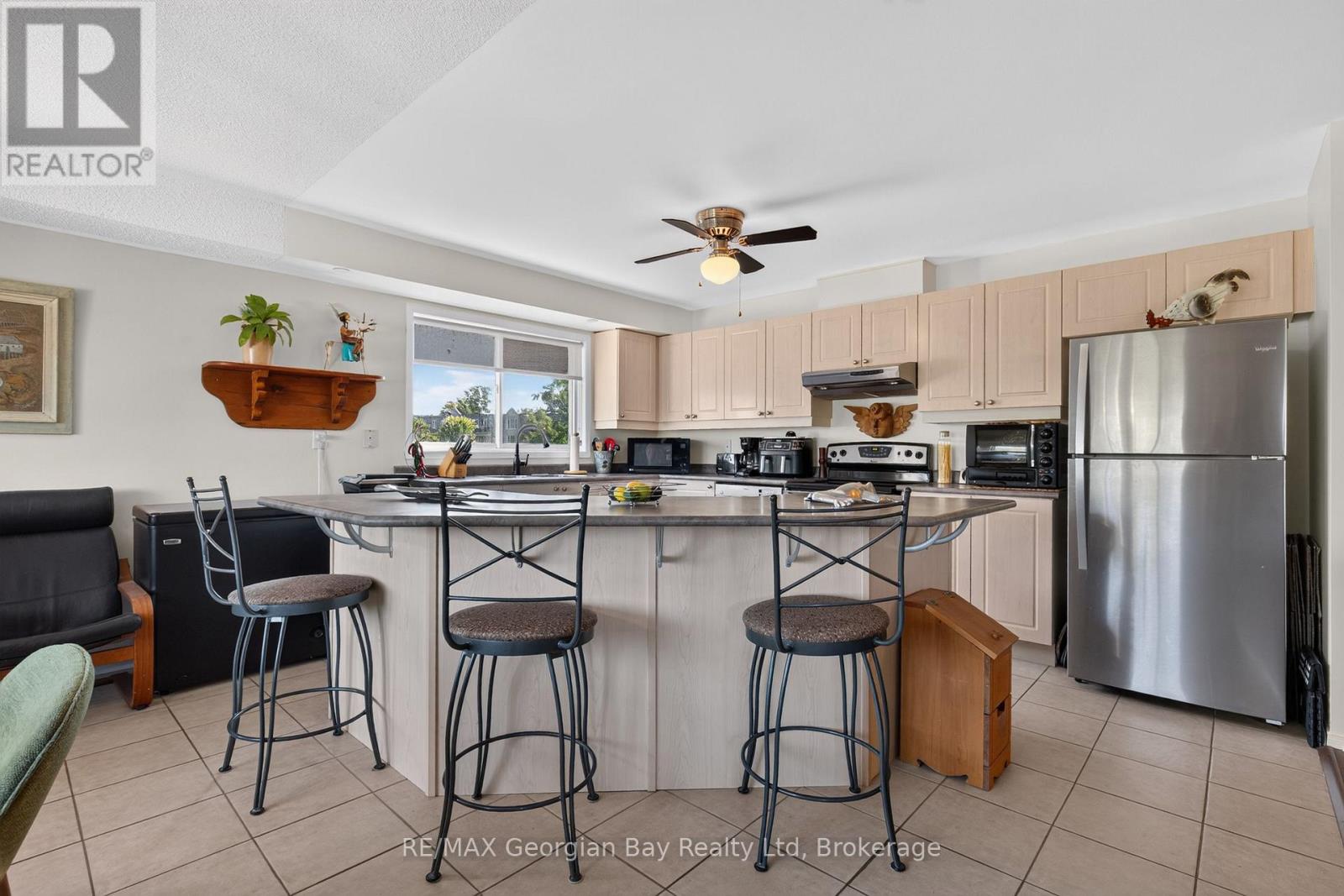 307 - 4 Beck Boulevard, Penetanguishene, Ontario  L9M 2H3 - Photo 11 - S12963892