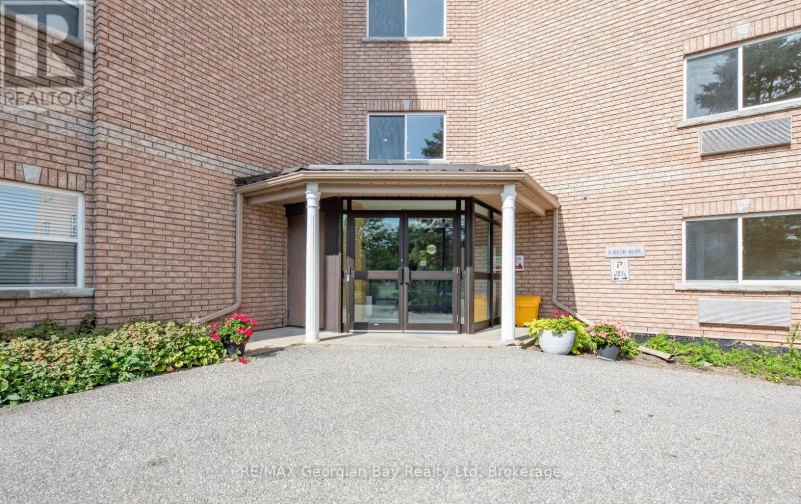 307 - 4 Beck Boulevard, Penetanguishene, Ontario  L9M 2H3 - Photo 2 - S12963892