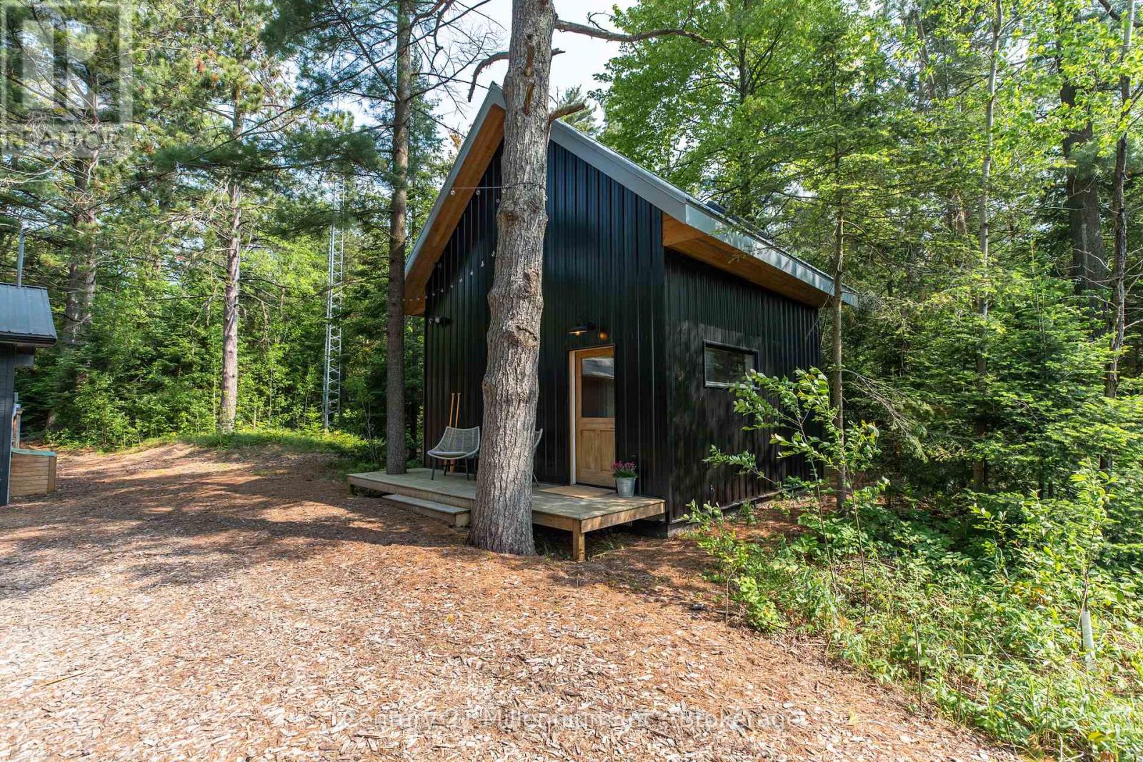 204 Ogimah Road, Native Leased Lands, Ontario  N0H 2T0 - Photo 2 - X12951942