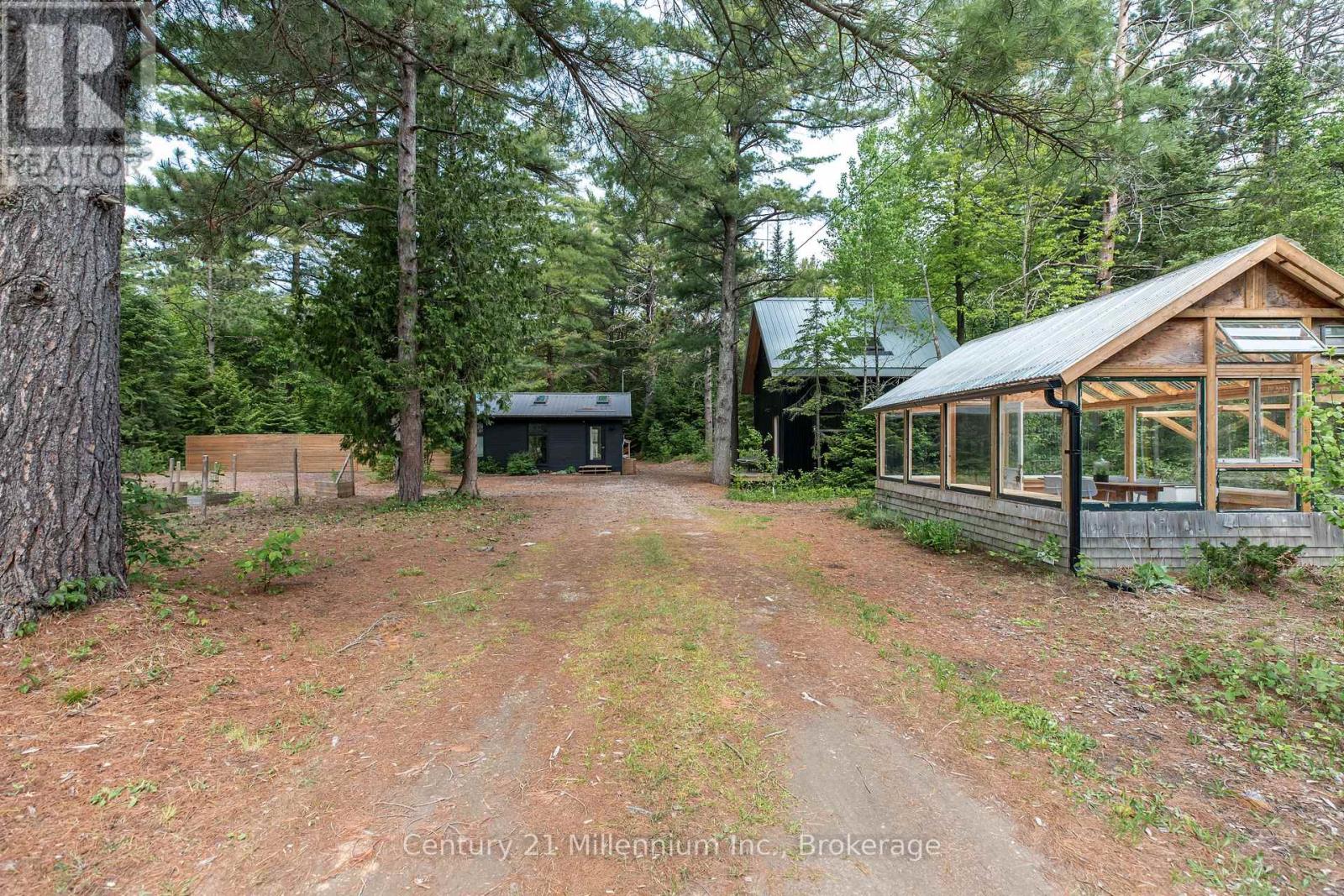 204 Ogimah Road, Native Leased Lands, Ontario  N0H 2T0 - Photo 4 - X12951942