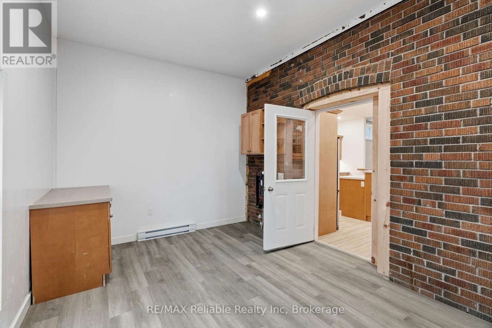 271 Main Street, Central Huron, Ontario  N0M 2H0 - Photo 12 - X12964398