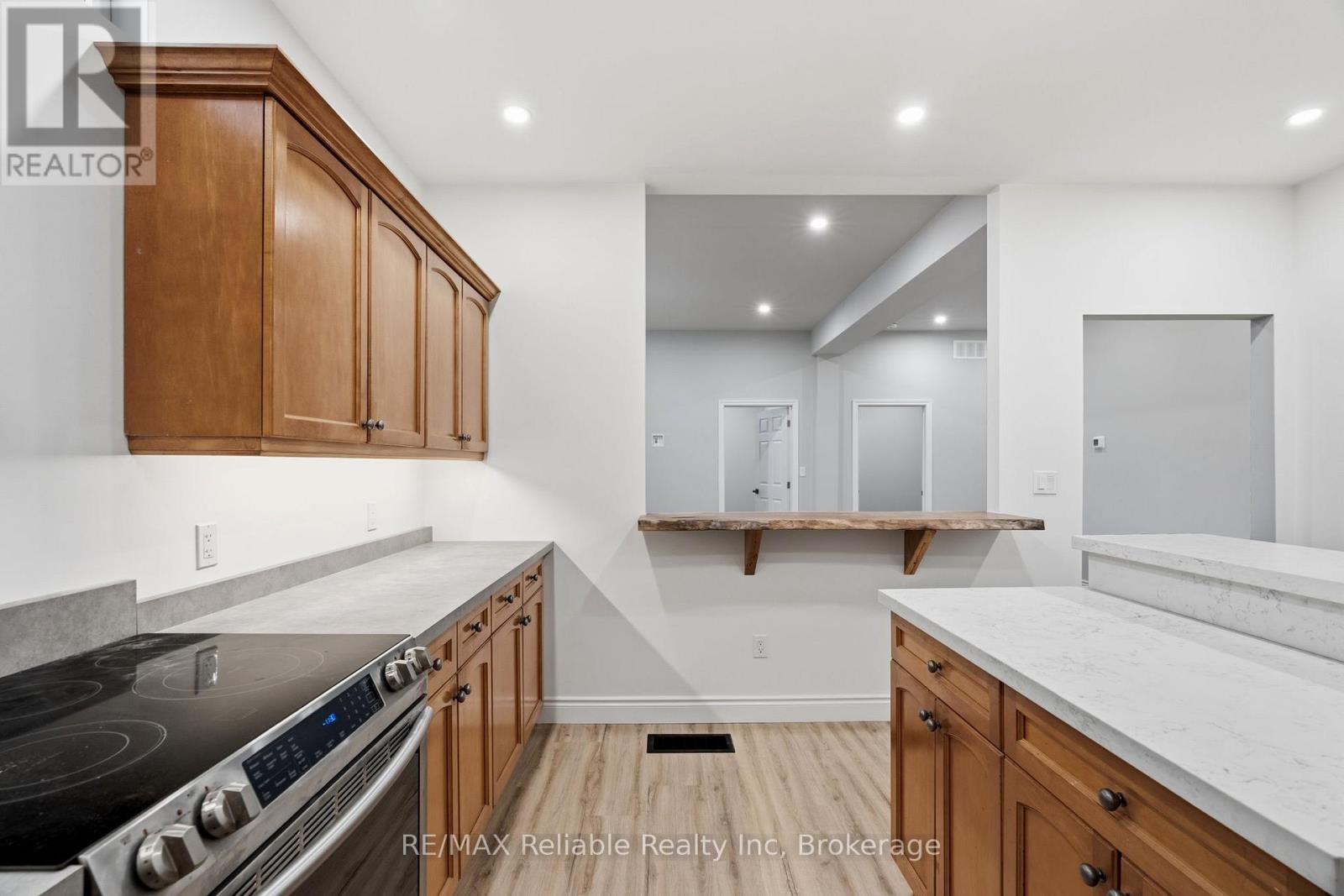 271 Main Street, Central Huron, Ontario  N0M 2H0 - Photo 16 - X12964398