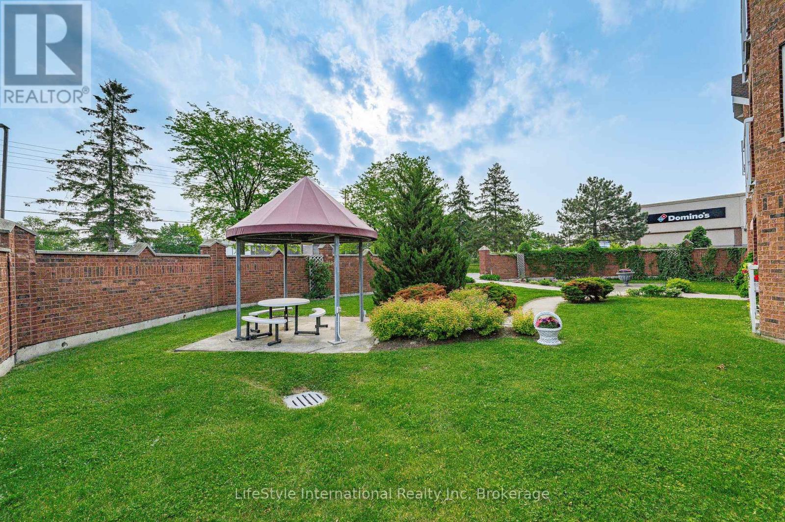 103 - 208 Silvercreek Parkway N, Guelph, Ontario  N1H 8H2 - Photo 31 - X12964520