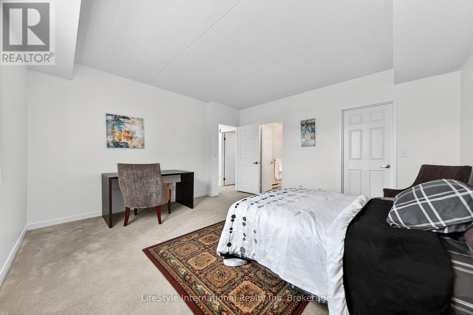 103 - 208 Silvercreek Parkway N, Guelph, Ontario  N1H 8H2 - Photo 8 - X12964520