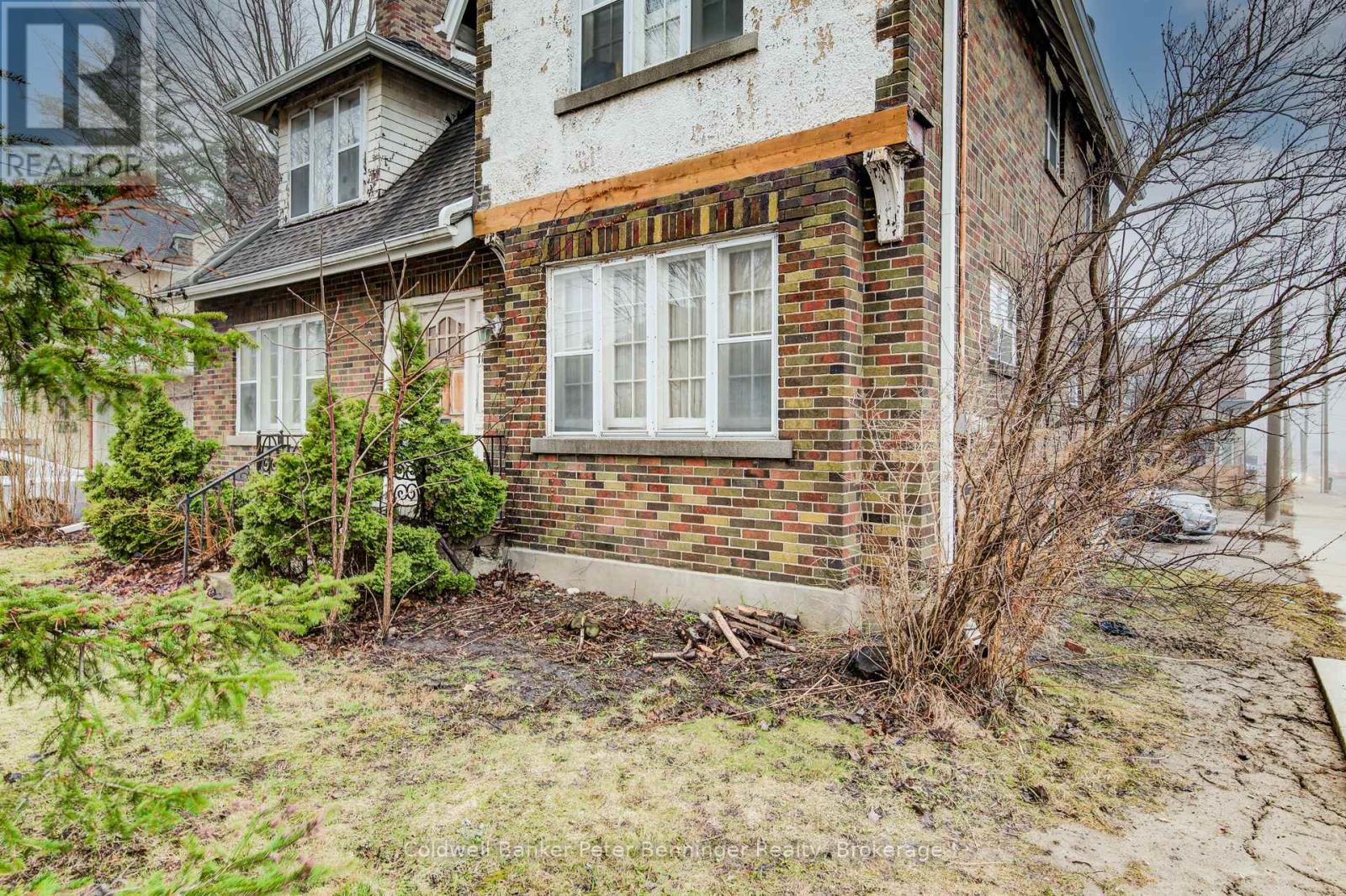 71 Margaret Avenue, Kitchener, Ontario  N2H 4H3 - Photo 4 - X12965460