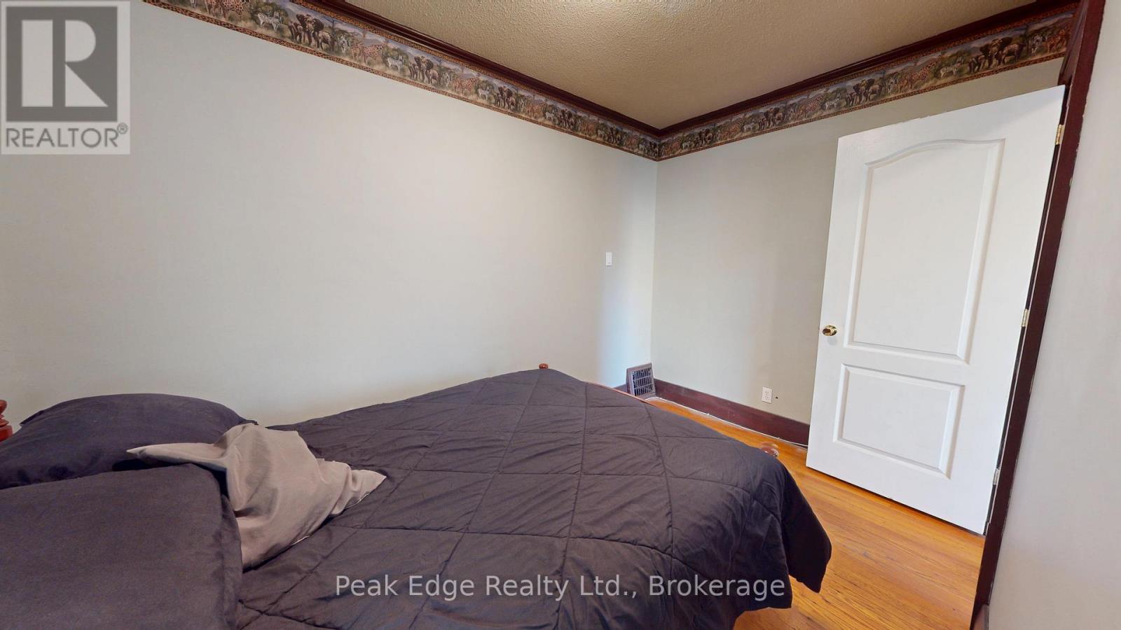 477 12th Avenue, Hanover, Ontario  N4N 2V1 - Photo 14 - X12966018