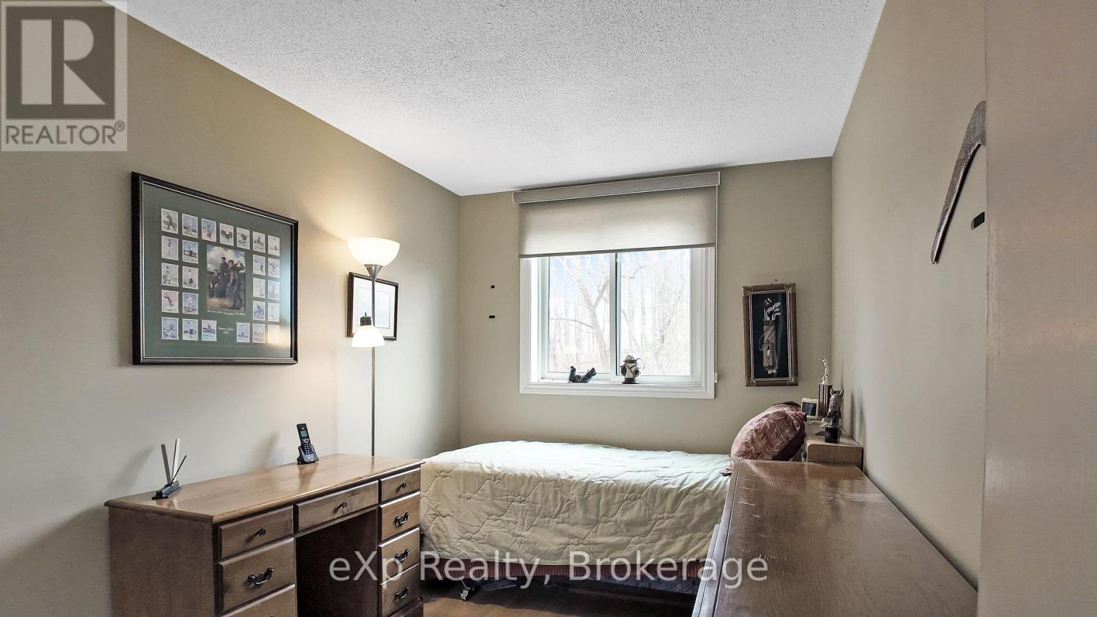402 - 5 Valleyside Drive, Brockton, Ontario  N0G 2V0 - Photo 10 - X12967772