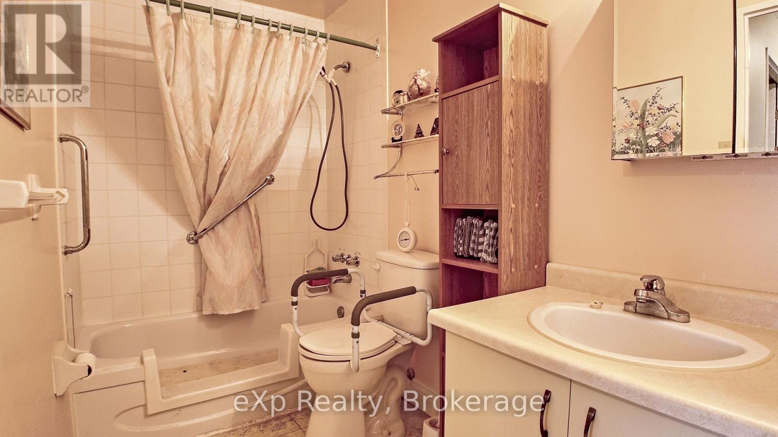 402 - 5 Valleyside Drive, Brockton, Ontario  N0G 2V0 - Photo 12 - X12967772