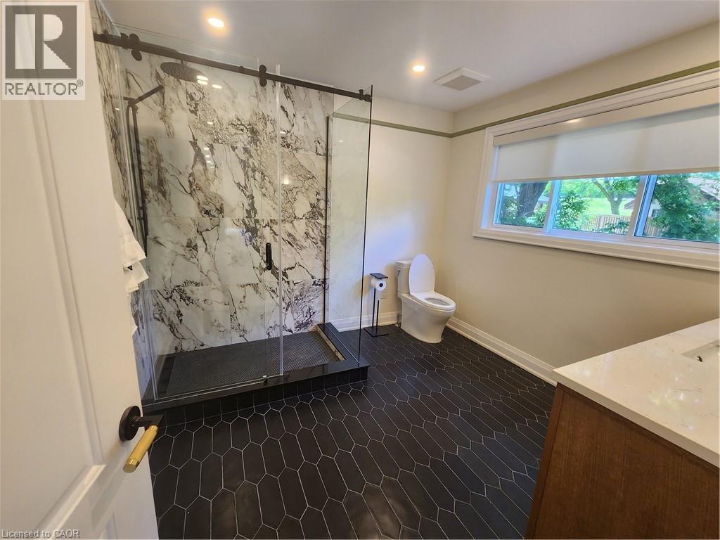 2019 Dundas Street, Burlington, Ontario  L7P 0S8 - Photo 22 - 40818324