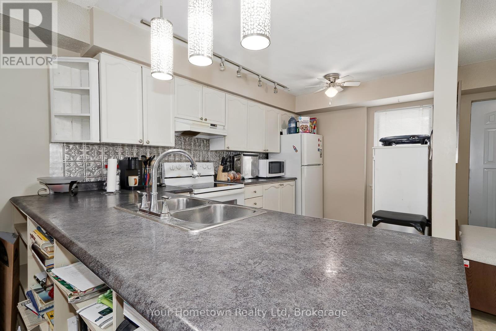 9 - 10 Mulligan Lane, Wasaga Beach, Ontario  L9Z 1C4 - Photo 6 - S12970254