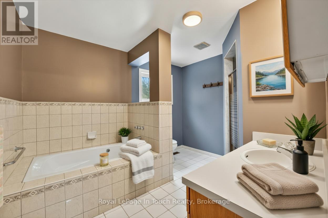 23 Duquette Court, Tiny, Ontario  L9M 0H3 - Photo 18 - S12971464