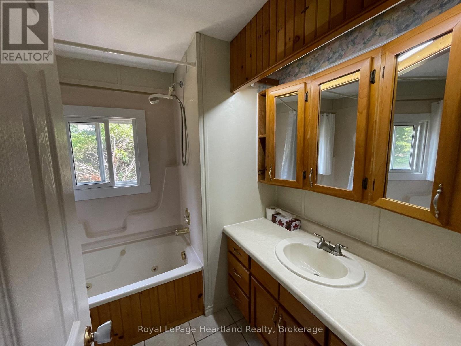 902 White Cedar Dr. - 35791 Bayfield River Road, Central Huron, Ontario  N0M 1G0 - Photo 14 - X12973186
