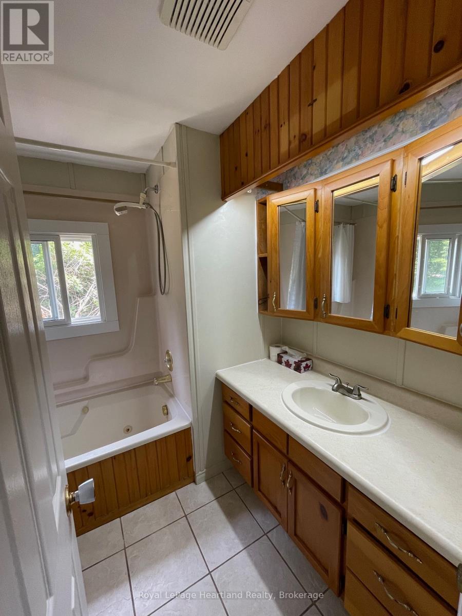 902 White Cedar Dr. - 35791 Bayfield River Road, Central Huron, Ontario  N0M 1G0 - Photo 20 - X12973186