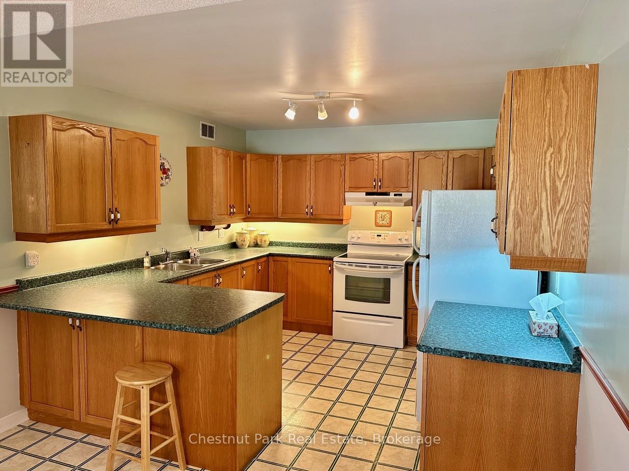 45 Pine Ridge Gate E, Gravenhurst, Ontario  P1P 1Y4 - Photo 14 - X12975124