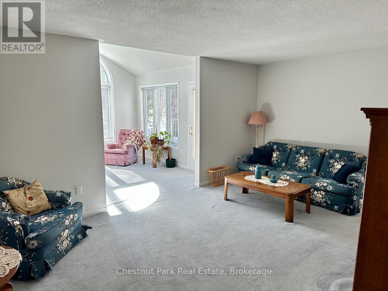 45 Pine Ridge Gate E, Gravenhurst, Ontario  P1P 1Y4 - Photo 4 - X12975124